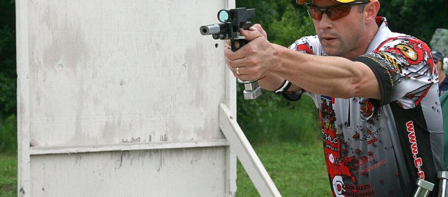 931px-Open_division_master_class_competition_shooter